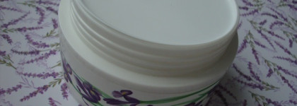 Ирисы в январе... очищающий крем для лица с ирисом Missha Flower Bouquet Iris Cleansing Cream
