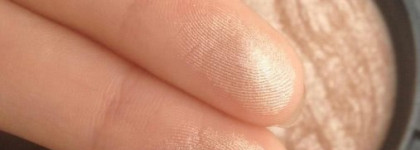 Хайлайтер от MAC Mineralize Skinfinish Soft and gentle