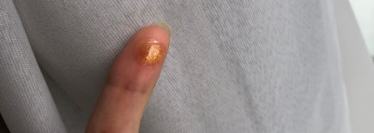 Не все золото, что блестит, или Clarins Instant Light Lip Comfort Oil 07 Honey Glam в действии