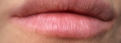 Моя подруга Yves Saint Laurent Rouge Volupte Shine в оттенке 9 Nude sheer