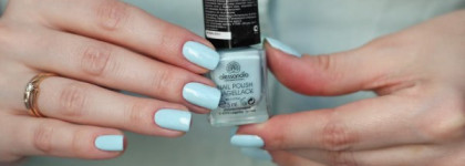 Лак Alessandro. Pale blue lagoon