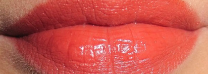 Reddish-brown роскошь на губах -бюджетная round lipsick NYX 523 Ulysses