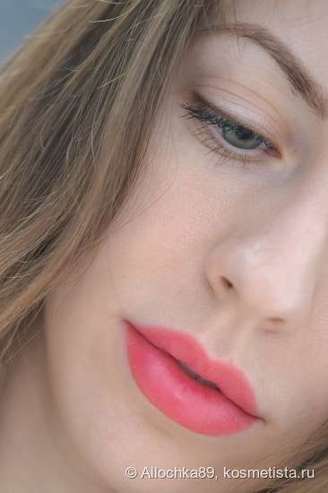 Самая стойкая помада которая у меня была. Gossamer Lip Stain от h&m в оттенке Have a heart
