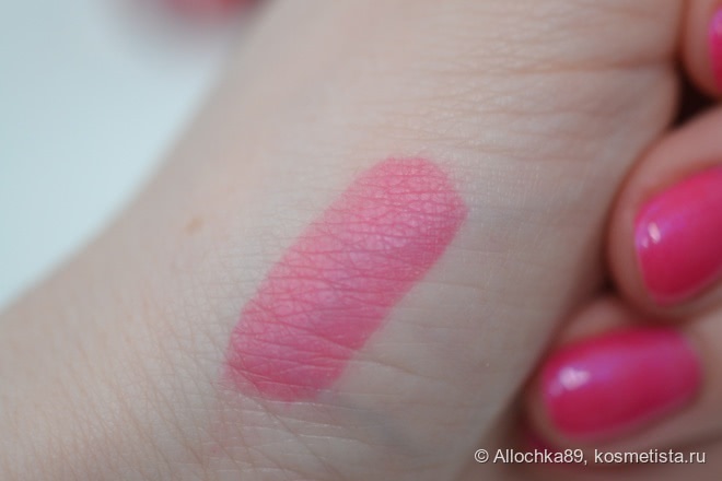 Самая стойкая помада которая у меня была. Gossamer Lip Stain от h&m в оттенке Have a heart