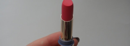 Скажи весне "Да" с новой помадой Pupa Navy Chic Miss Pupa Velvett Matt Lipstick 002 Cranberry Red