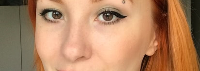 Burberry Матовая помада-кушон для губ Lip Velvet Crush Sheer Matte Stain - 40 Sugar Pink