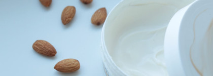 The body shop Миндальное молочко и мед - то, что помогает в холода