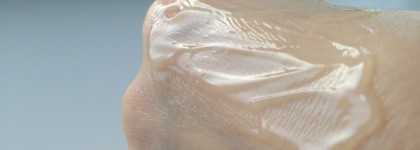 Увлажняющая маска для лица Loccitane Instant hydration mask with organic Angelica water and essential oil