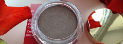 Бархатистые тени для век Clarins Ombre Matte Cream-to-Powder Matte Eyeshadow Smoothing & Long-Lasting в оттенке 03 Taupe