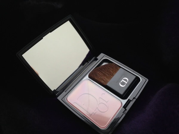 Любимые зимние румяна Diorblush Vibrant Colour Powder Blush № 566 Brown Milly