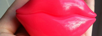 Скраб для губ  «Kiss Kiss» Lip Scrub от Tony Moly