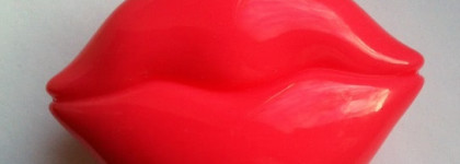 Скраб для губ  «Kiss Kiss» Lip Scrub от Tony Moly