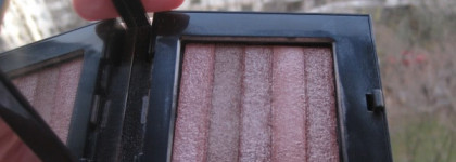 Shimmer Brick Compact от Bobbi Brown в оттенке Pink Quartz - еще одна любимая сверкалка