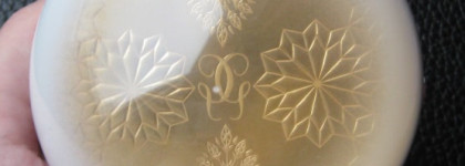 Рождество в октябре с Guerlain Meteorites Flocons Enchantes Poudre Sublimatrice Light-Enhancing Powder