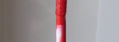 Такая яркая Sleek MakeUp Matte Me Ultra Smooth matte lip cream в оттенке Rioja Red 433