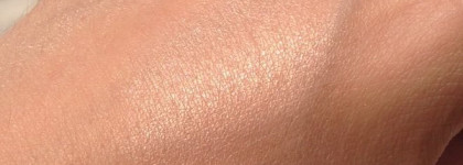 Золотистый и теплый Dior Diorskin Nude Cosmopolite Illuminator