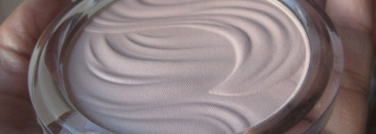 Красота в простоте Essence Strobing Highlighter 10 Let it glow