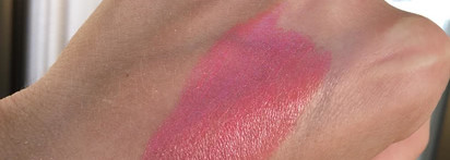 С чистой совестью можно носить коралловые оттенки! Guerlain Kiss Kiss Le rouge Cream Galbant в оттенке 570 Coral