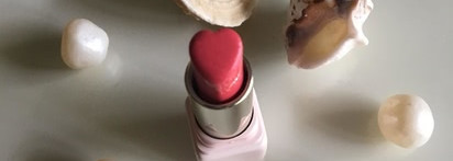 С чистой совестью можно носить коралловые оттенки! Guerlain Kiss Kiss Le rouge Cream Galbant в оттенке 570 Coral