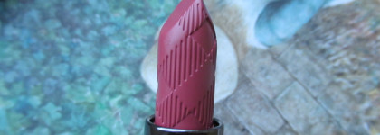 Такая уютная Burberry Lip Velvet Long Lasting Lip Colour № 421 Rosewood