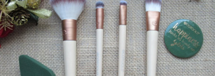 Новогоднее настроение. Ecotools Warm Winter Glow Beauty Kit