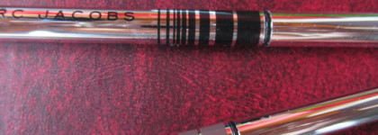 Из непонимания выросла потребность. Карандаш Marc Jacobs Fineliner Ultra-Skinny Gel Eye Crayon. Сравнение двух оттенков