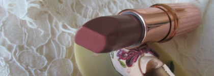 Любимая помада Меган Маркл. Charlotte Tilbury Matte Revolution Very Victoria
