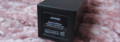 Huda Beauty Power Bullet Matte Lipstick в оттенке Joyride