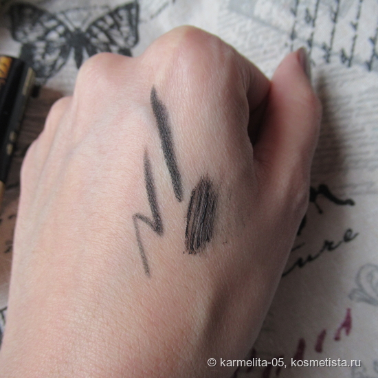 Маленький черный тандем. Estee Lauder Sumptuous Extreme Mascara и Estee Lauder Double Wear Stay-in-Place Eye Pencil.