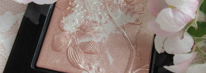 Bobbi Brown Highlighting Powder в оттенке Pink Glow