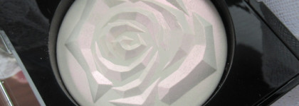 Заснеженная роза Lancome La Rose Highlighter Precious Holiday 2020 Crystal Holographic