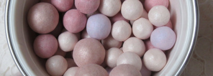 Первые весенние бутоны. Guerlain Meteorites Light-Revealing Pearls of Powder Pearl Glow Spring 2021. Сравнение с другими выпусками