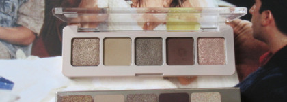 Насколько проста и невзрачна снаружи, настолько прекрасна внутри. Natasha Denona Mini Glam Palette