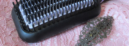 Прямые волосы за несколько минут. Расческа-выпрямитель Philips StyleCare Essential Bhh880/00