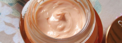 Эффект сливочной подсветки. Clarins Extra-Firming Energy Radiance-boosting wrinkle-control day cream