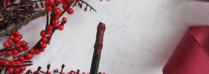 Пудровые темные губы. MAC Powder Kiss Liquid Lipcolour в оттенке 993 Pretty Pleats