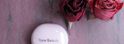 Румяна для тех, кто боится румян. Rare Beauty Stay Vulnerable Melting Blush в оттенке Nearly Neutral