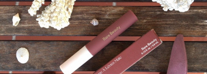 Теплый темный нюд. Rare Beauty Lip Souffle Matte Lip Cream в оттенке Fearless