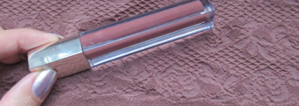 Карамельное увлажнение. Rare Beauty Stay Vulnerable Glossy Lip Balm в оттенке Nearly Neutral