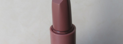 Если надоели рыжие помады. Huda Beauty Sweet Nudes Power Bullet Cream Glow в оттенке Baby Face