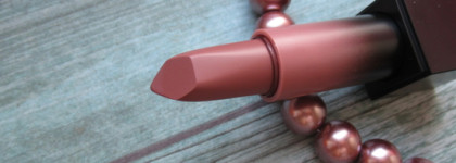 Если надоели рыжие помады. Huda Beauty Sweet Nudes Power Bullet Cream Glow в оттенке Baby Face