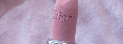 Rouge Dior Couture Colour Lipstick Floral Lip Care Long Wear в оттенке 100 Nude Look. Сравнение с Charlotte Tilbury Pillow Talk