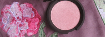 Тот самый влажный блеск. Becca Shimmering Skin Perfector Pressed Rose Quartz