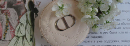 Глазированное покрытие? Dior Forever Couture Luminizer Intense Highlighting Powder Long Wear & Comfort в оттенке 02 Pink Glow