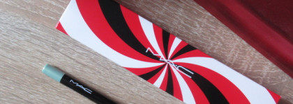 Освежающая мята. MAC Hypnotizing Powerpoint Eye Pencil в оттенке Mistletoe Mint