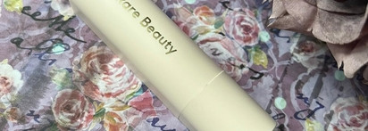 Снова косметика Селены Гомез. Rare Beauty With Gratitude Dewy Lip Balm в оттенке Appreciate