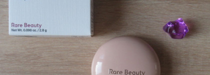 Самый яркий. Rare Beauty Positive Light Silky Touch Highlighter в оттенке Mesmerize