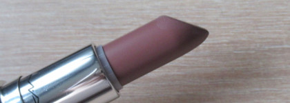 Когда не смогла выбрать. Помады Mac Lustreglass Lipstick в оттенках Alone Time и Signature Move