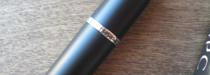 Одна из немногих, которую я повторила. Новая формула МАС Macximal Sleek Satin Lipstick в оттенке Blankety 825