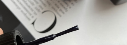 Битва темных: Chanel #461 Blue satin против Brigitte Bottier Gel Formula 37